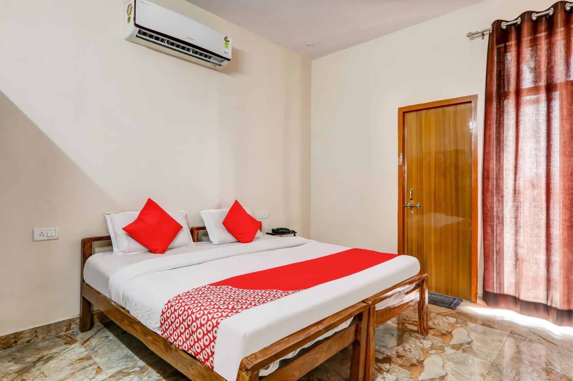 Oyo Flagship Raghuvar Palace Hotel ลัคเนา ภายนอก รูปภาพ