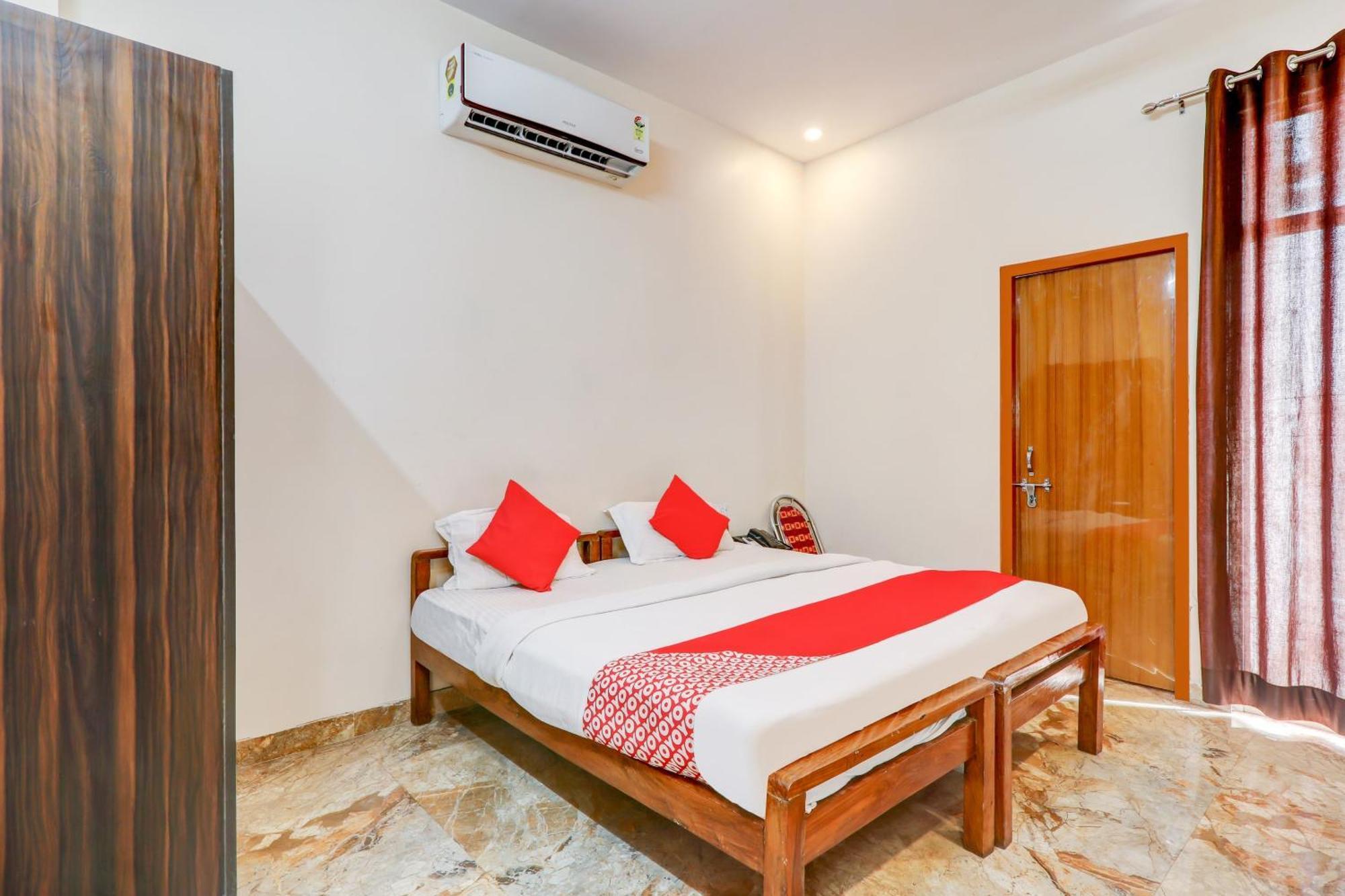 Oyo Flagship Raghuvar Palace Hotel ลัคเนา ภายนอก รูปภาพ