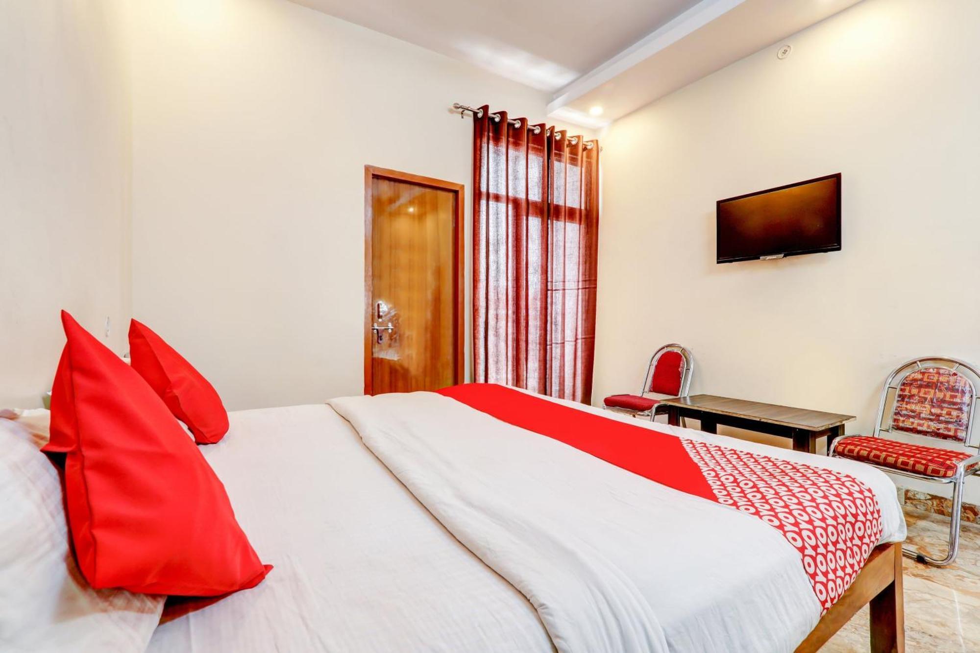 Oyo Flagship Raghuvar Palace Hotel ลัคเนา ภายนอก รูปภาพ