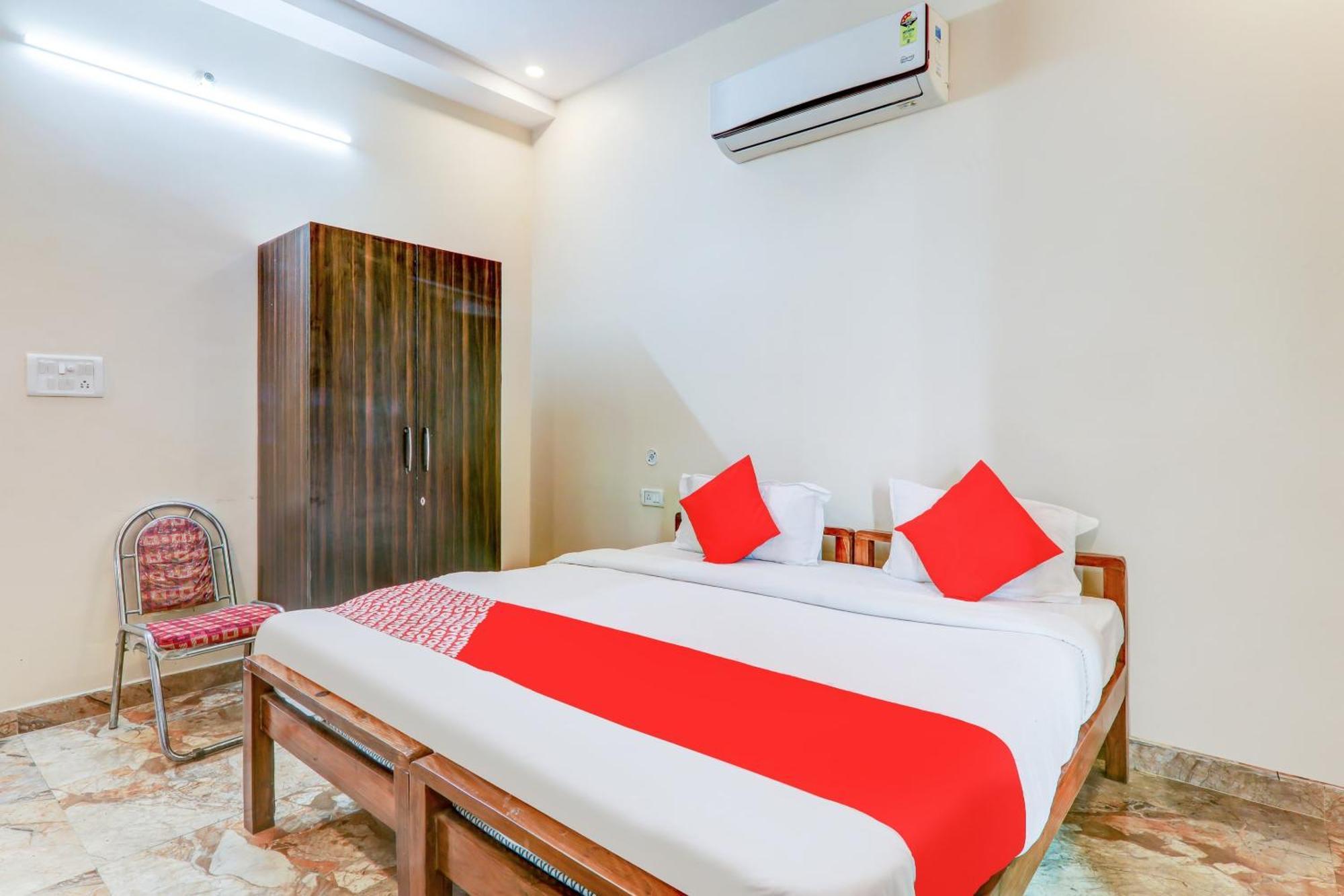Oyo Flagship Raghuvar Palace Hotel ลัคเนา ภายนอก รูปภาพ