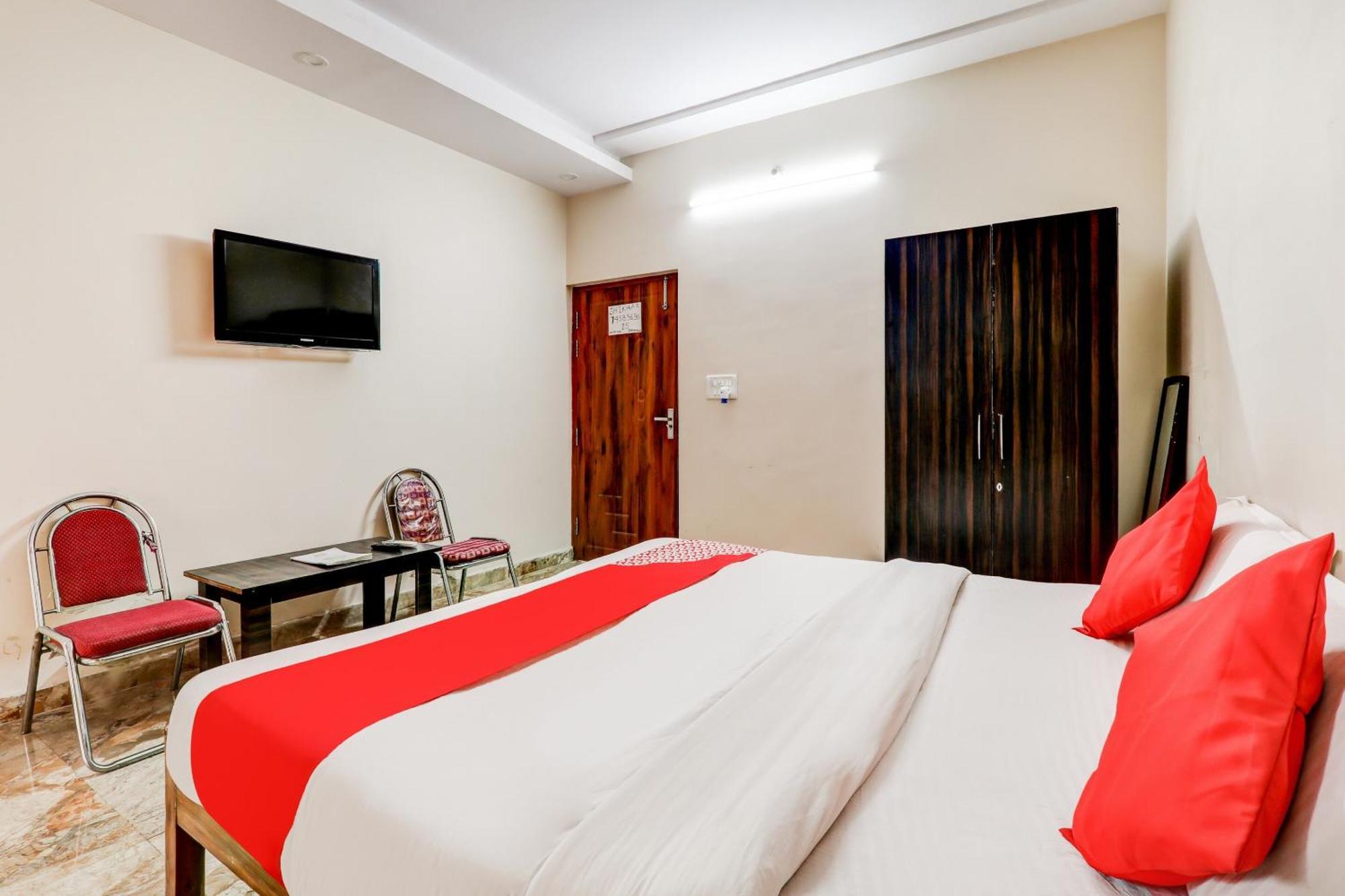 Oyo Flagship Raghuvar Palace Hotel ลัคเนา ภายนอก รูปภาพ