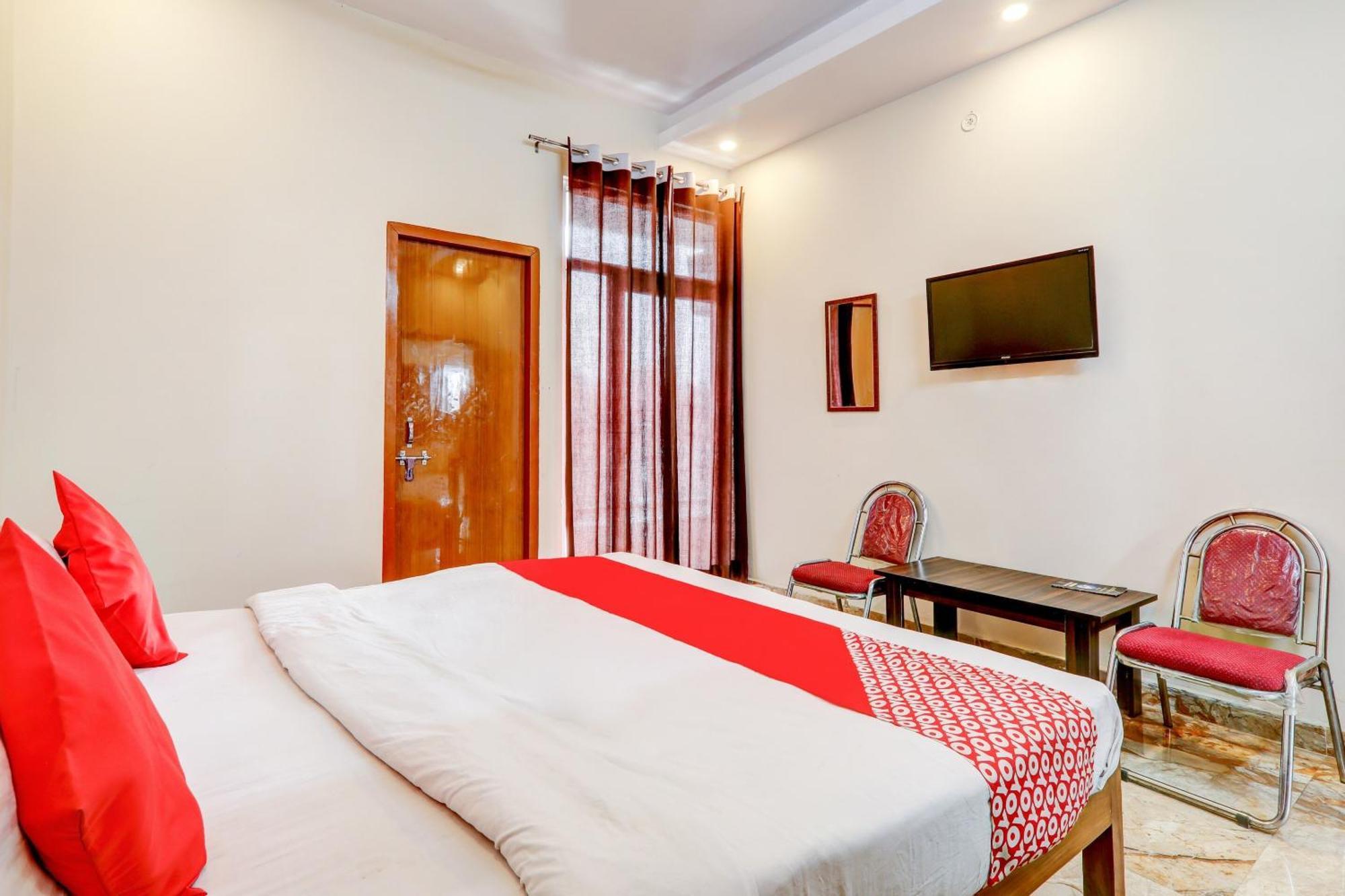 Oyo Flagship Raghuvar Palace Hotel ลัคเนา ภายนอก รูปภาพ